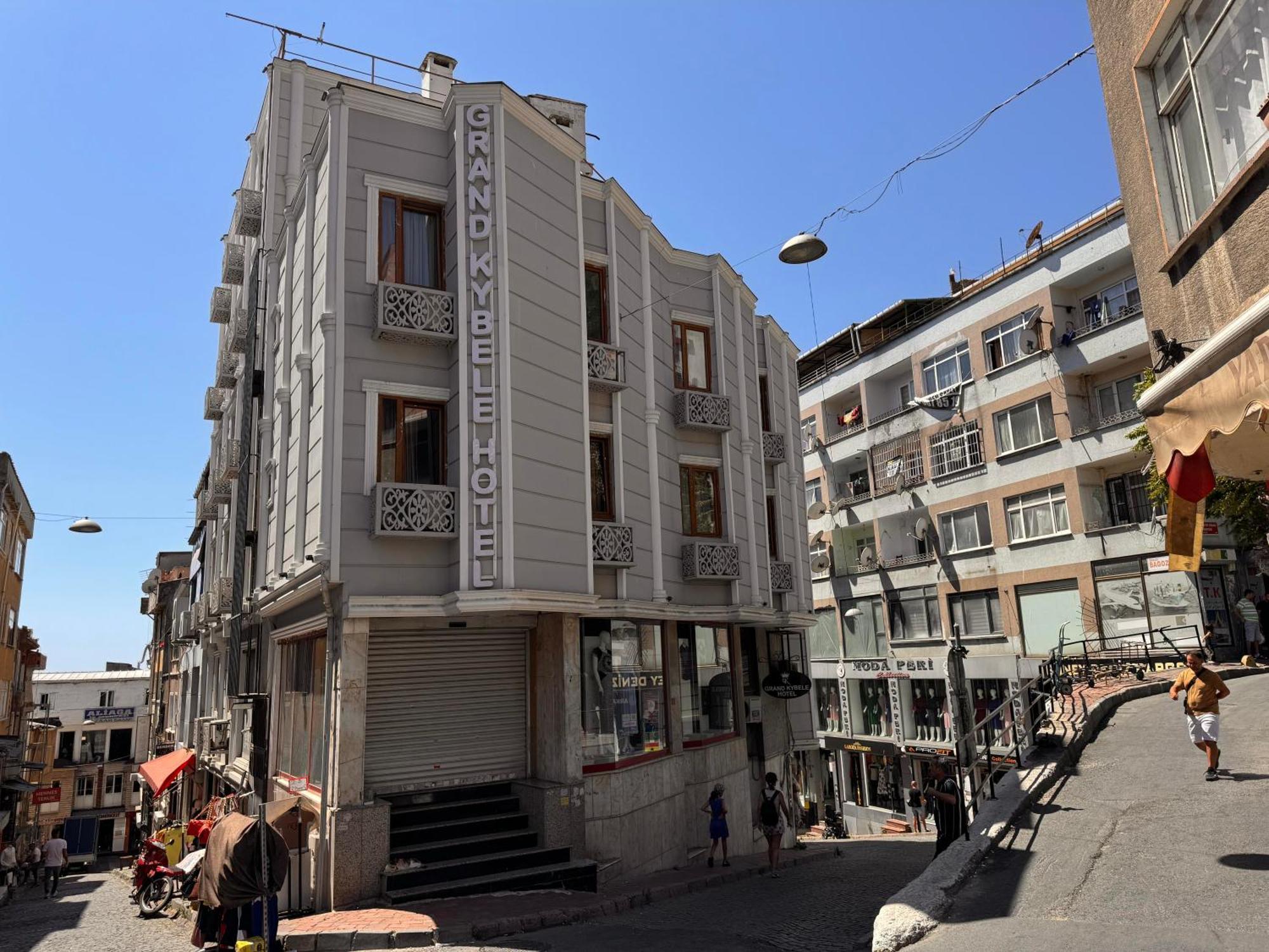 Grand Kybele Hotel Istanbul Bagian luar foto