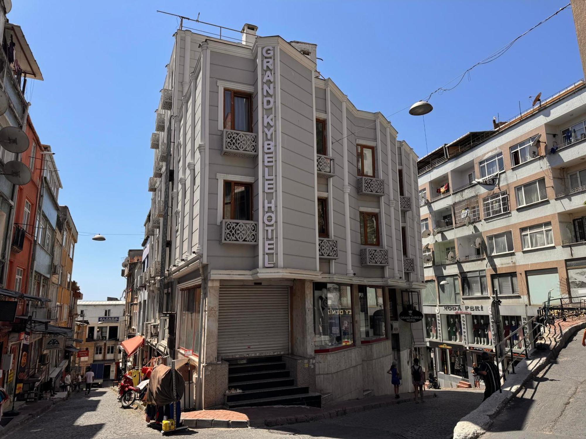 Grand Kybele Hotel Istanbul Bagian luar foto