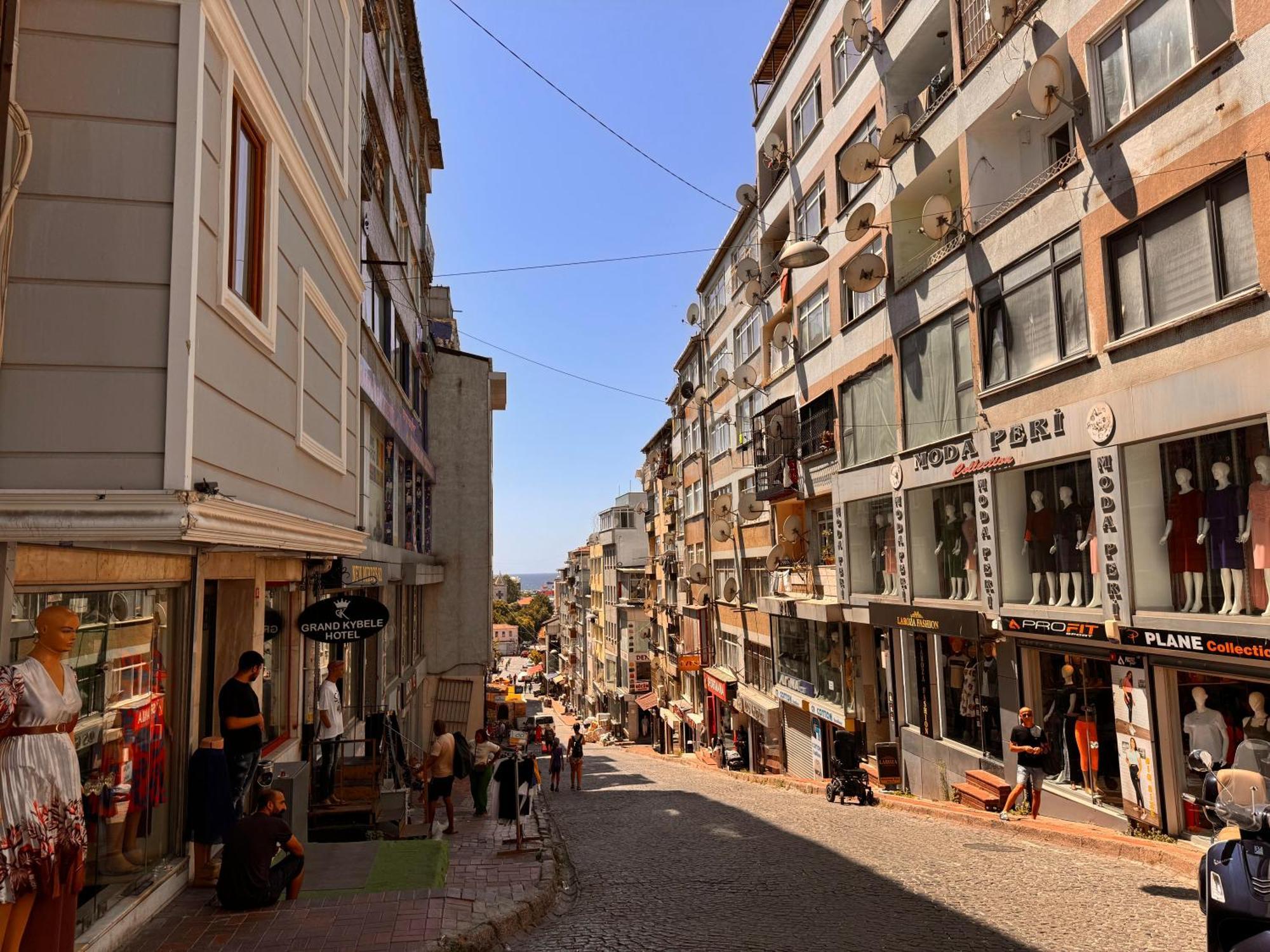 Grand Kybele Hotel Istanbul Bagian luar foto